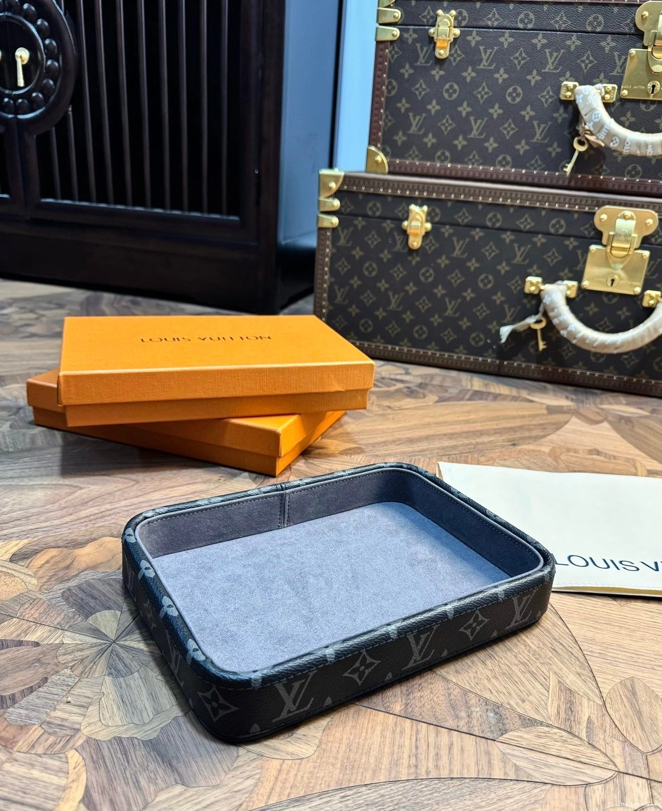 LV TRAY CUSTOM VALET 0731